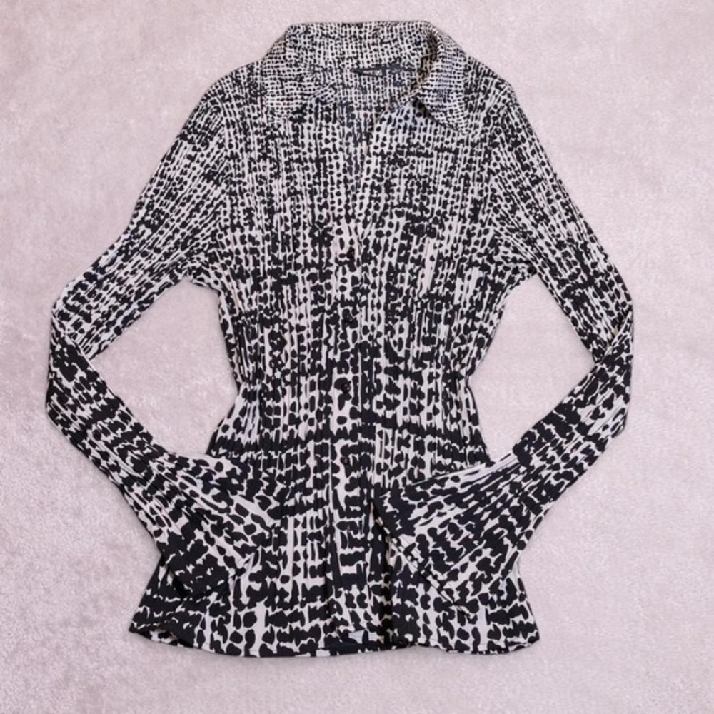 Black and white Apt 9 patterned long sleeve‎ accordion pleated top